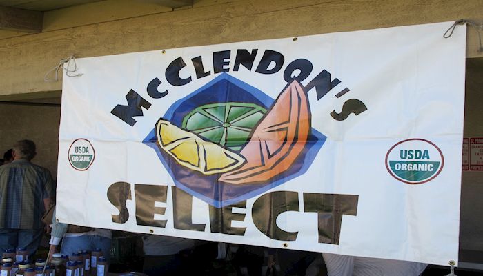 Arizona Retail Farmer Helps His Customers with Produce Buying and Even Cooking